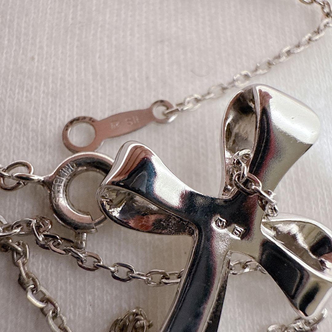 MIKIMOTO Silver Akoya Pearl Cross Necklace with 39.5 cm silver chain and elegant pearl pendant