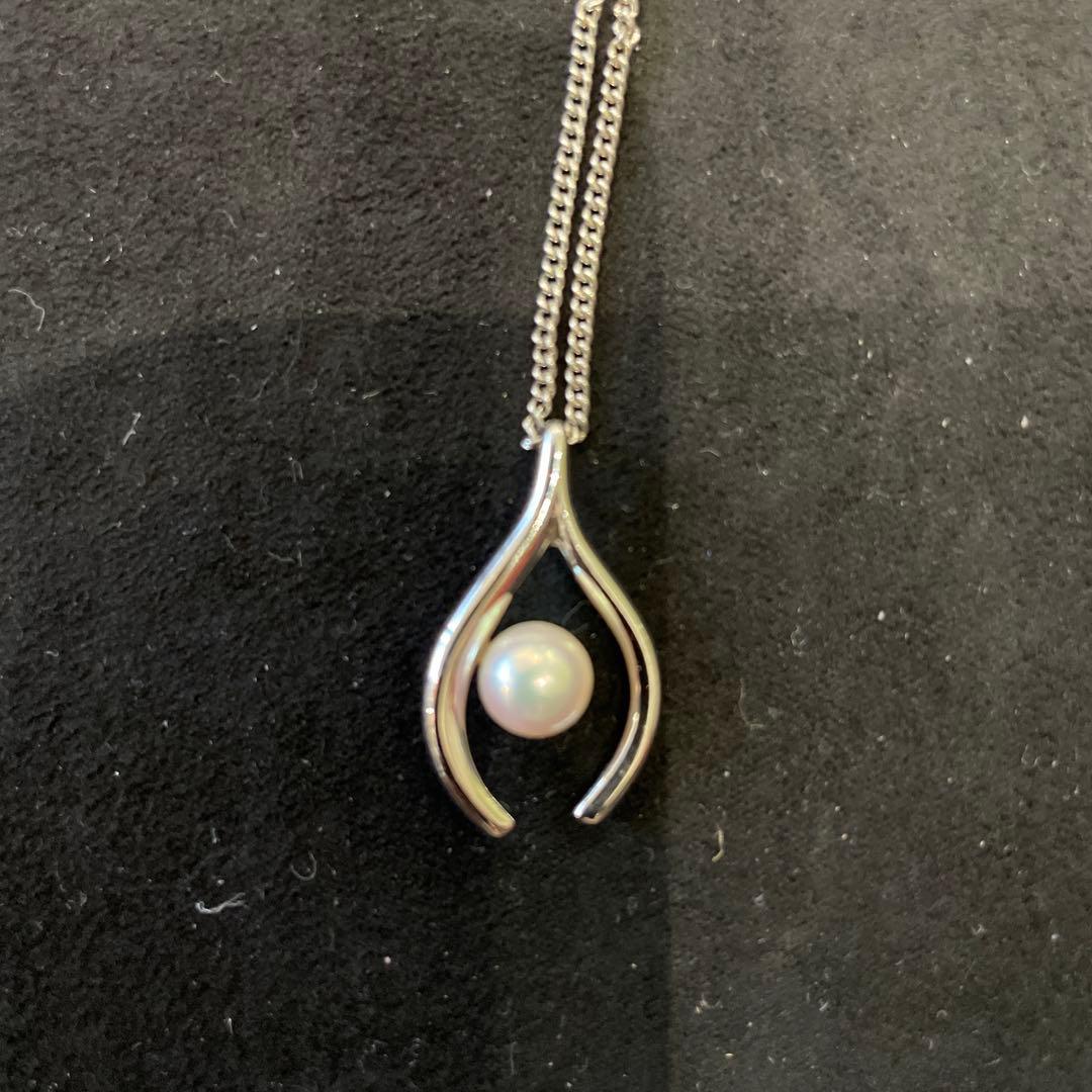 Mikimoto Silver 925 necklace with a white pearl pendant and a longer silver chain