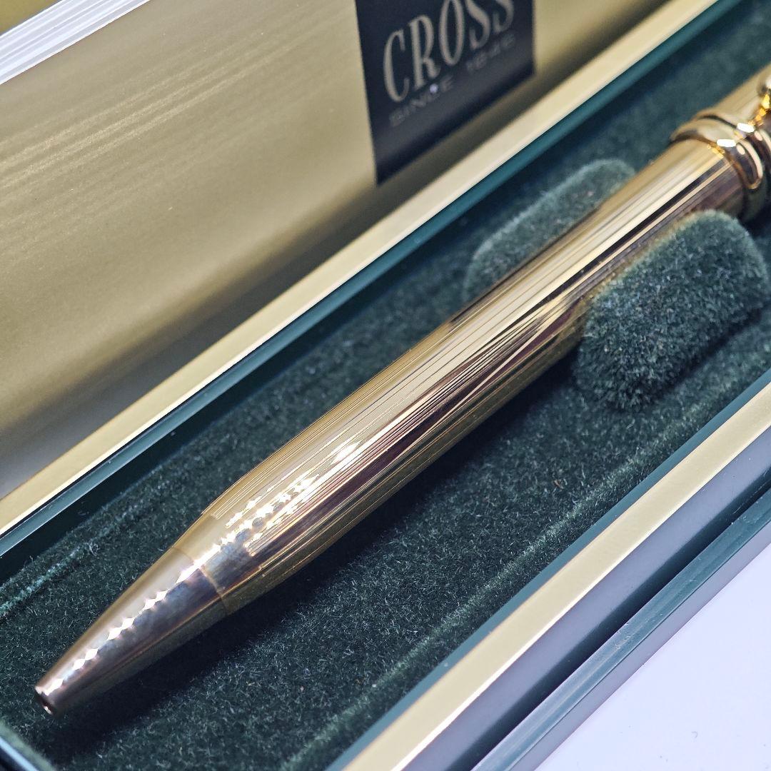 Unused Cross Townsend 18KT gold ballpoint pen with cap shown on white background
