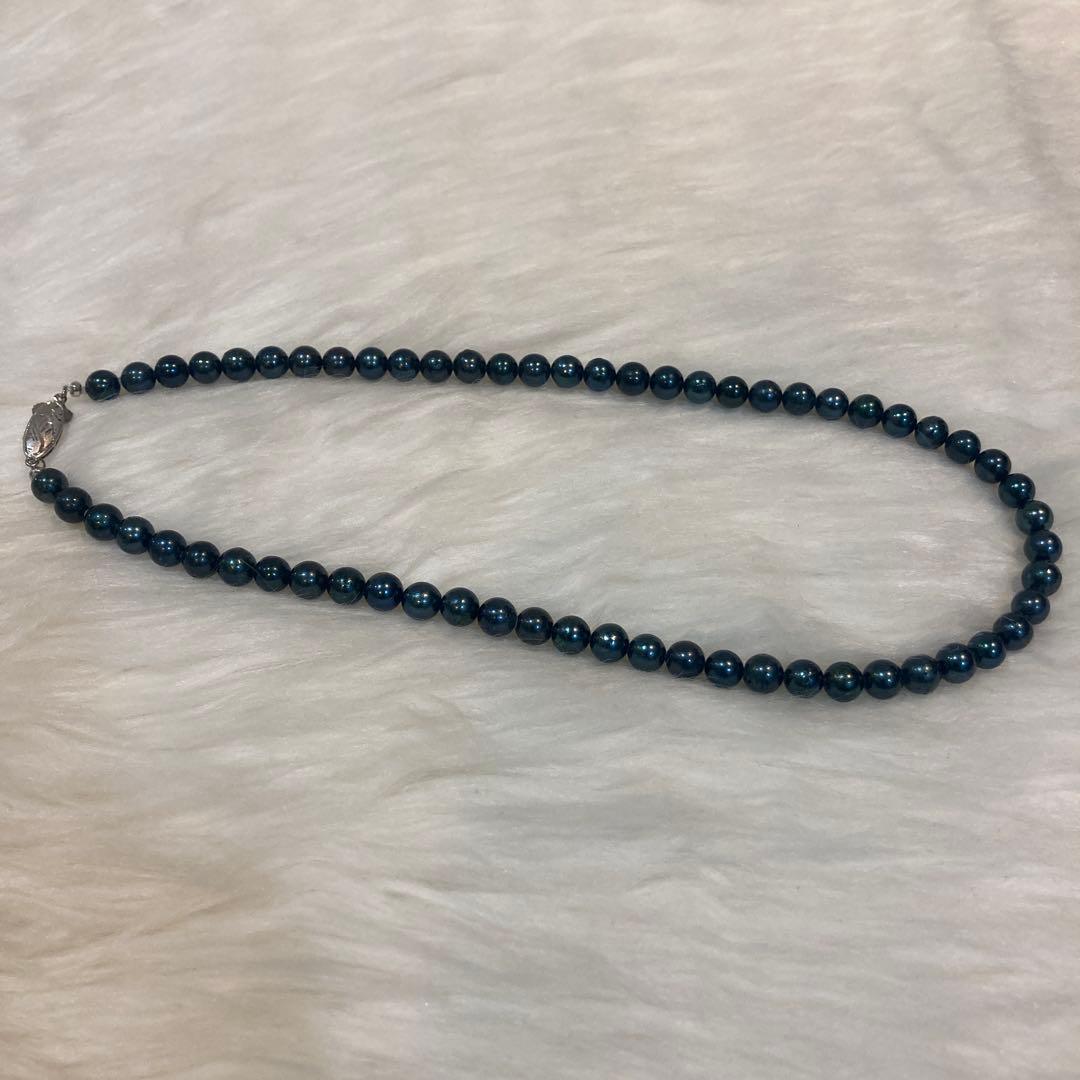 Akoya pearl necklace 43.5cm length with 6.6-6.9mm pearls and silver clasp