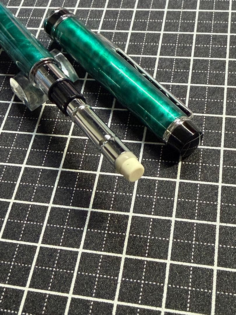 PILOT GRASE Mechanical Pencil in Forest Color with 0.5mm lead diameter model HGNC-5SR-MOR