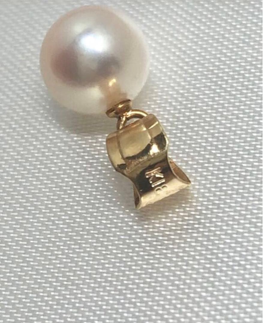 Akoya pearl pendant top white pale pink round 7.3mm with K18 bail showing slight surface blemishes