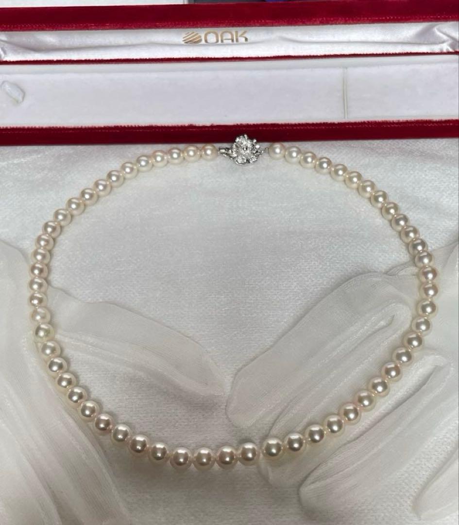 Vintage Akoya pearl necklace with 59 white semi-round pearls, 8mm size, 46cm length