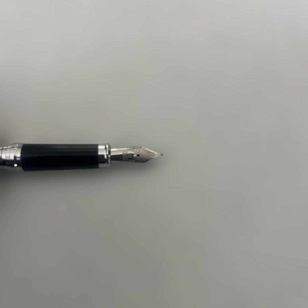 CROSS Century II Fountain Pen with silver barrel and cap, shown capped on white background