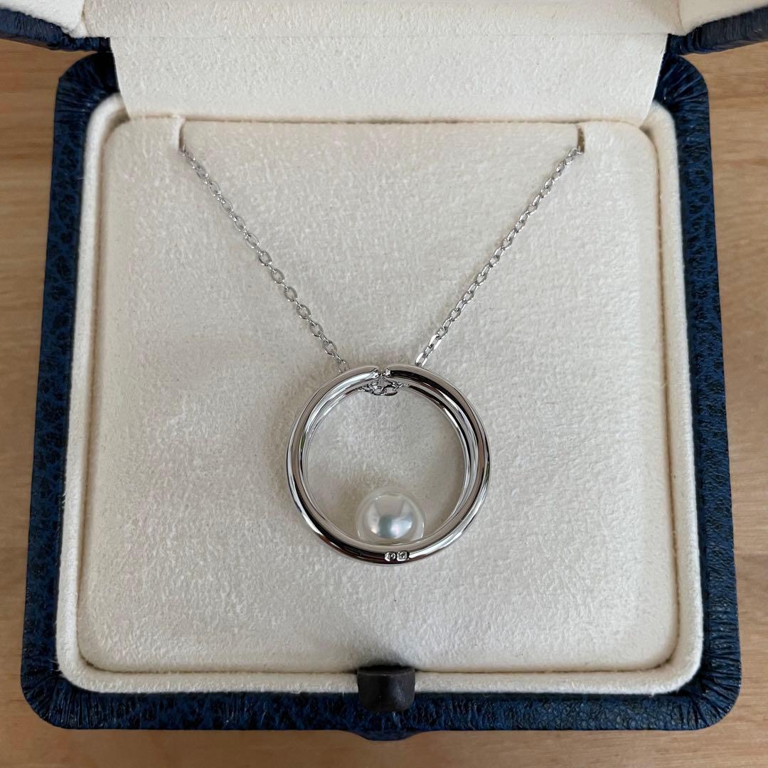 Mikimoto Pearl Circle Necklace featuring silver rhodium plated chain and 7.25mm Akoya pearls, 45cm long