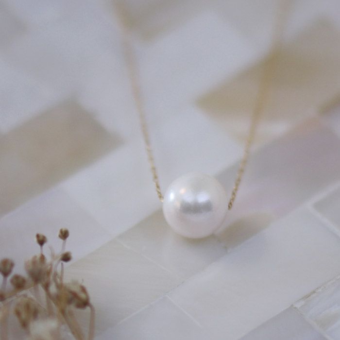 Yamato Akoya pearl necklace with 7mm single pearl on 18K yellow gold chain length 40cm
