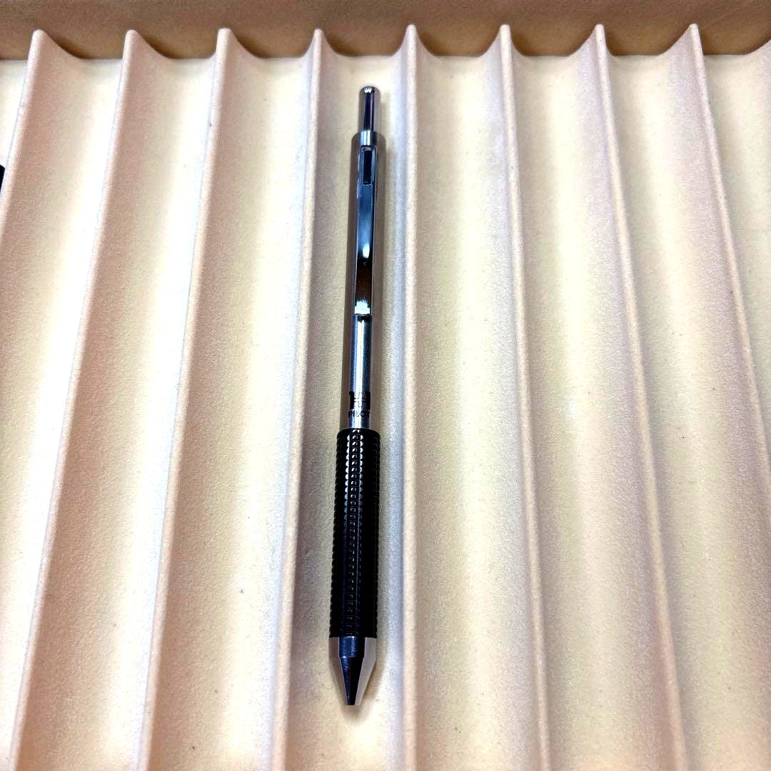 PILOT 1+1 discontinued multi-function pen featuring ballpoint pen and pencil in one unit