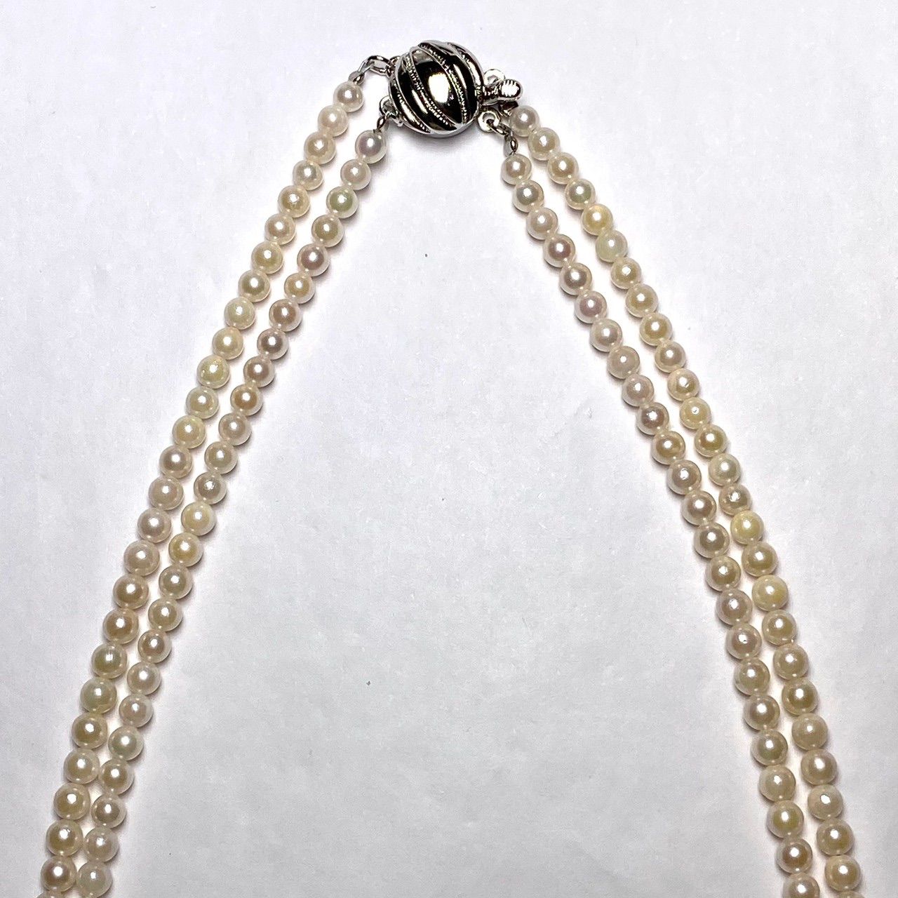 Akoya pearl double strand necklace with two rows of 3.5-4.0mm pearls, inner length 42cm, outer length 44cm