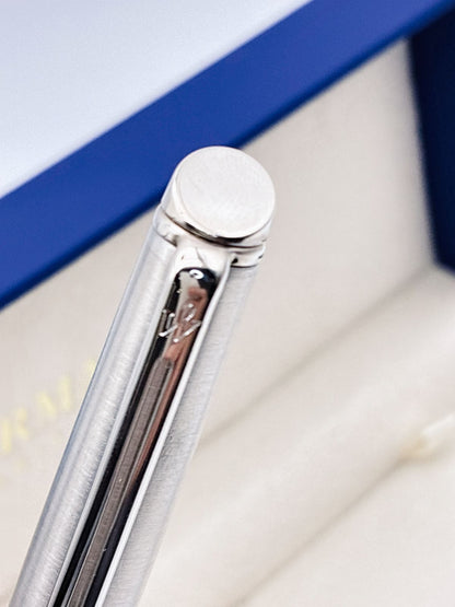 Waterman Fountain Pen with silver medium nib model MN179 displayed on white background