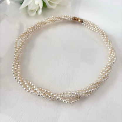 429 Tassaki K18 5-String Pearl Necklace with round pearls and 41 cm gold chain