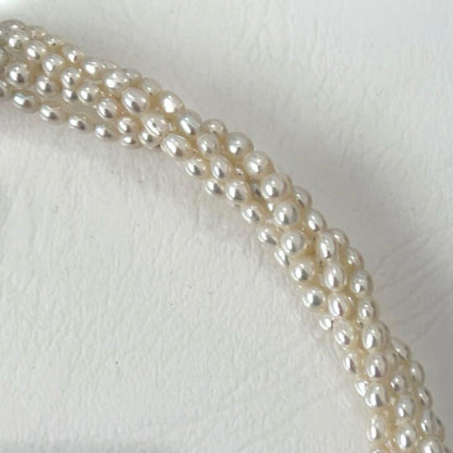 429 Tassaki K18 5-String Pearl Necklace with round pearls and 41 cm gold chain