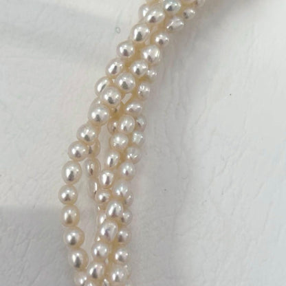 429 Tassaki K18 5-String Pearl Necklace with round pearls and 41 cm gold chain
