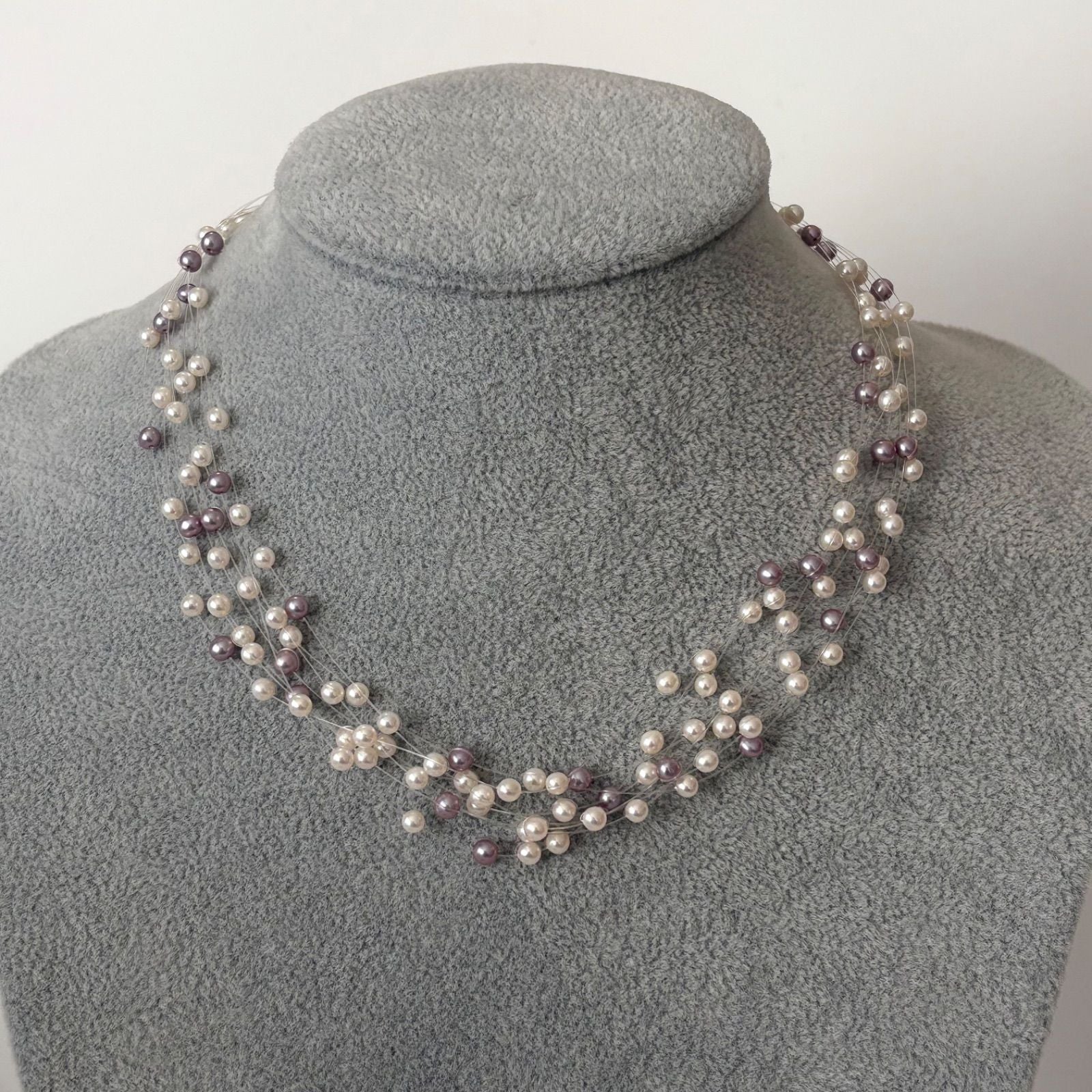 250Tasaki K18 8-row pearl necklace with white and purple pearls, 43 cm long