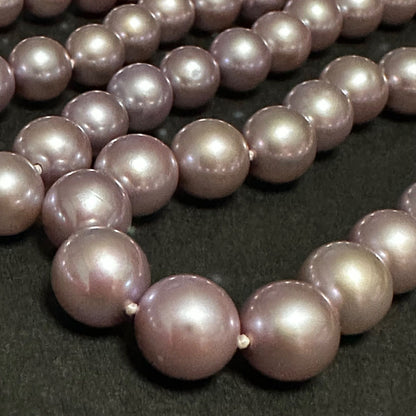 Tasaki purple pearl necklace with silver chain featuring 7.0-8.1mm pearls measuring 95cm in length