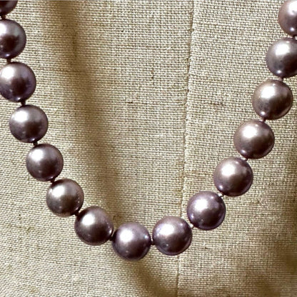 Tasaki purple pearl necklace with silver chain featuring 7.0-8.1mm pearls measuring 95cm in length