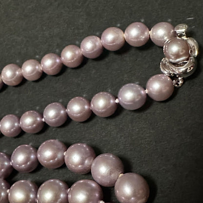 Tasaki purple pearl necklace with silver chain featuring 7.0-8.1mm pearls measuring 95cm in length