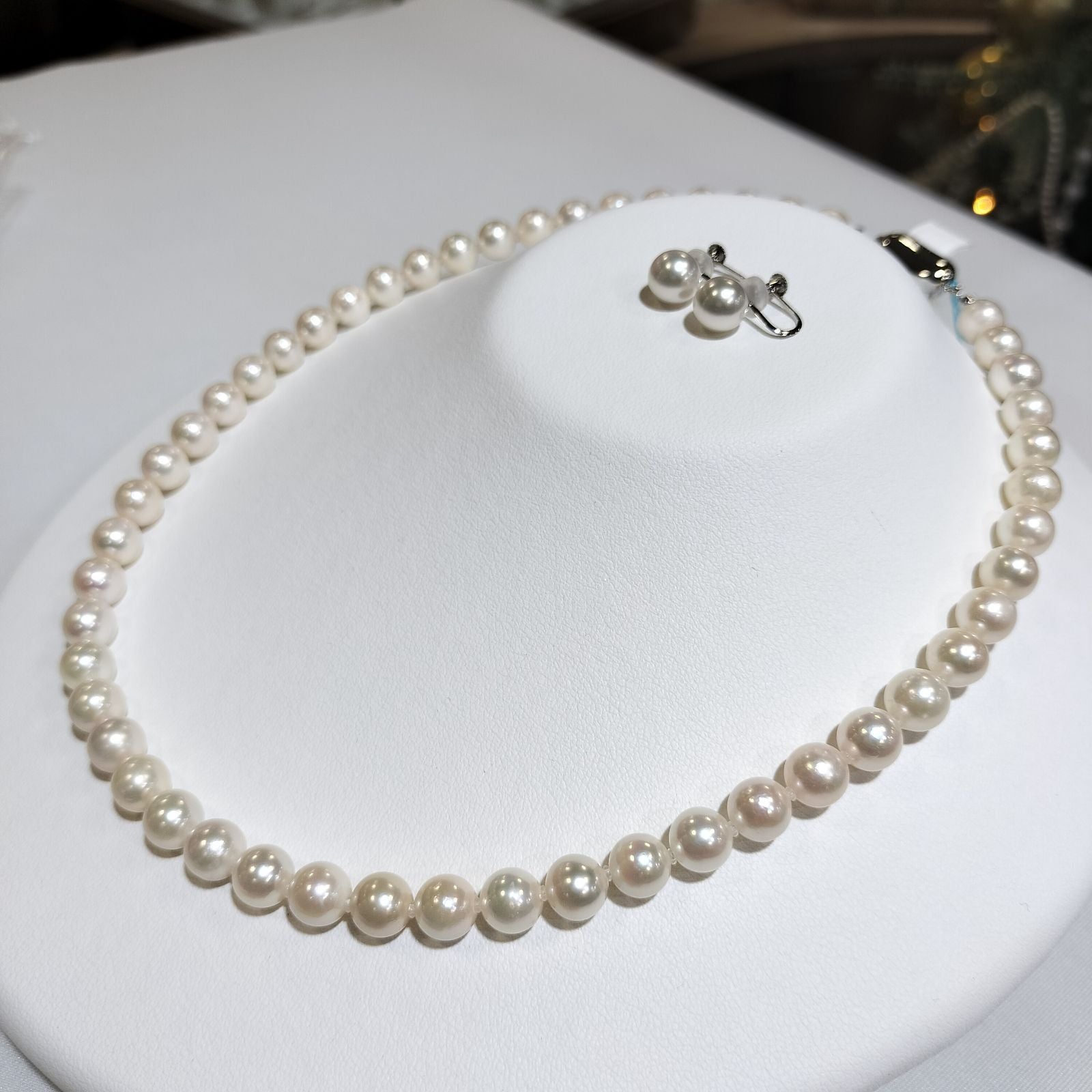 Akoya pearl necklace 44cm and 7.5mm pearl earrings set in K18 white gold