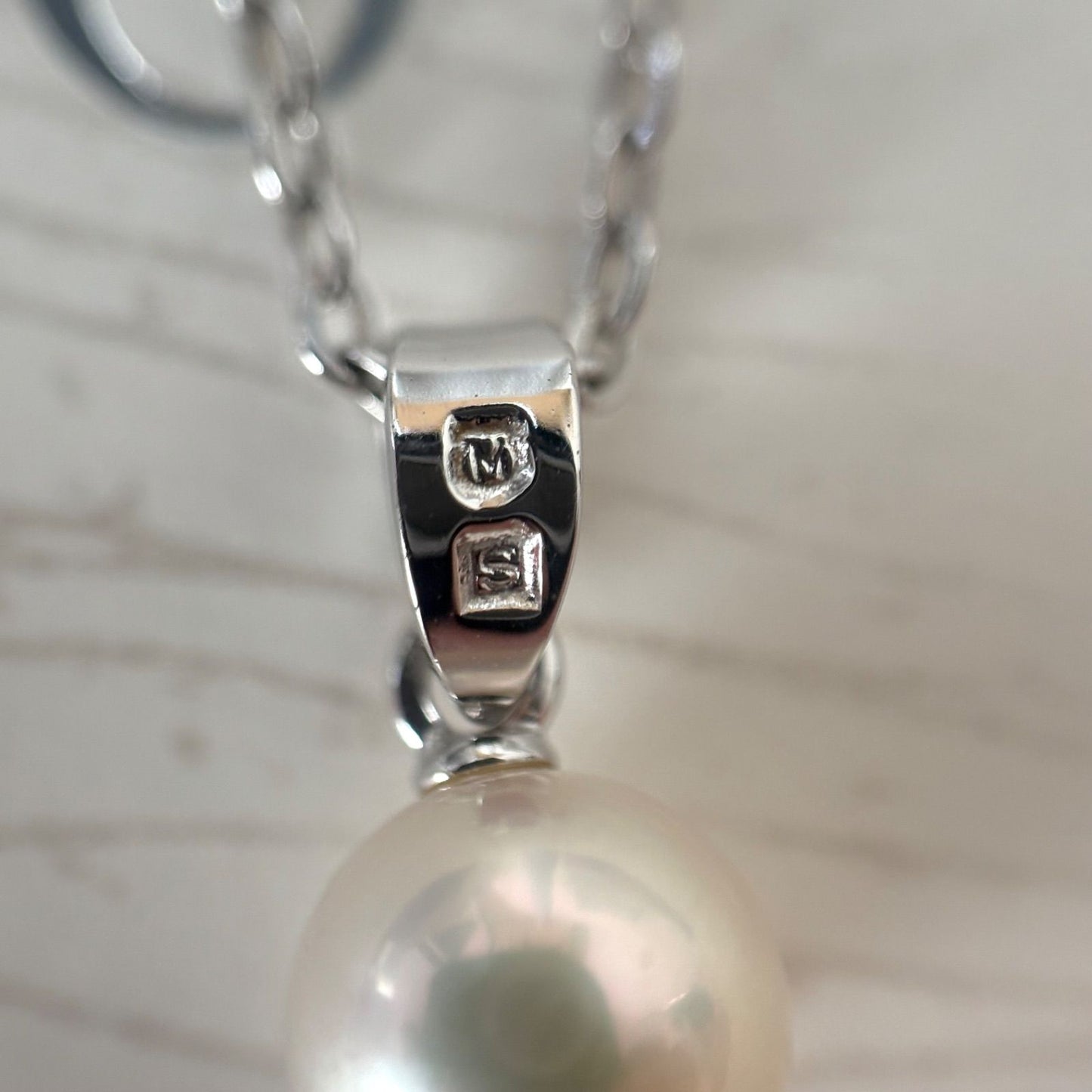 079 Mikimoto silver necklace featuring 6.6mm pearls and 40cm length elegant jewelry piece