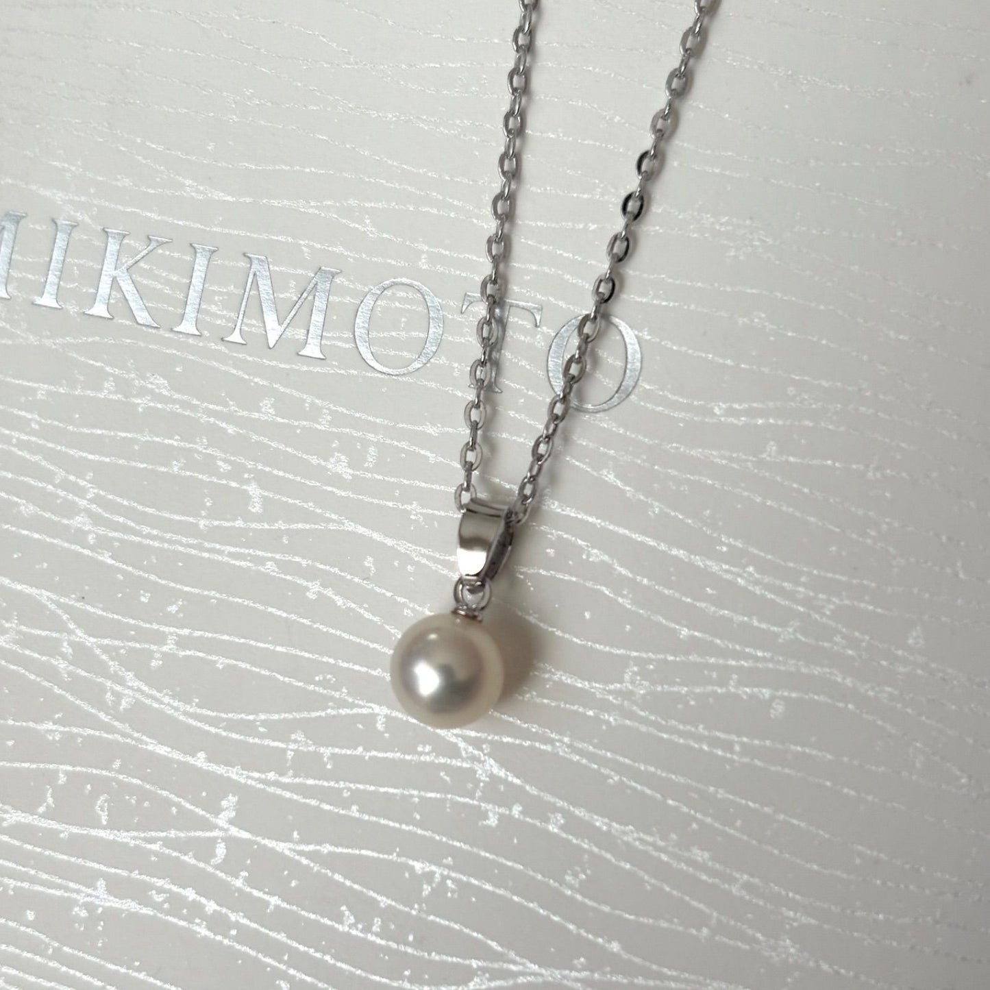 079 Mikimoto silver necklace featuring 6.6mm pearls and 40cm length elegant jewelry piece