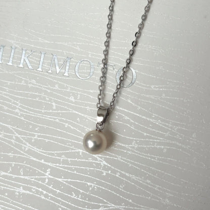 079 Mikimoto silver necklace featuring 6.6mm pearls and 40cm length elegant jewelry piece