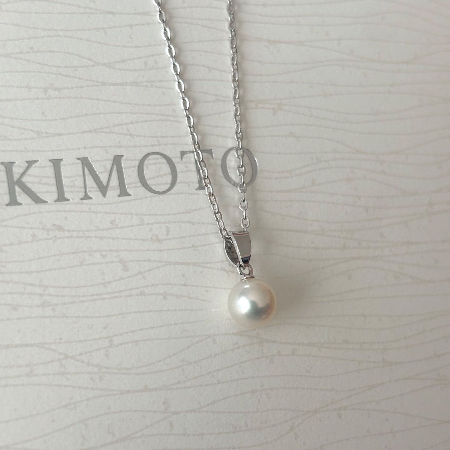 079 Mikimoto silver necklace featuring 6.6mm pearls and 40cm length elegant jewelry piece
