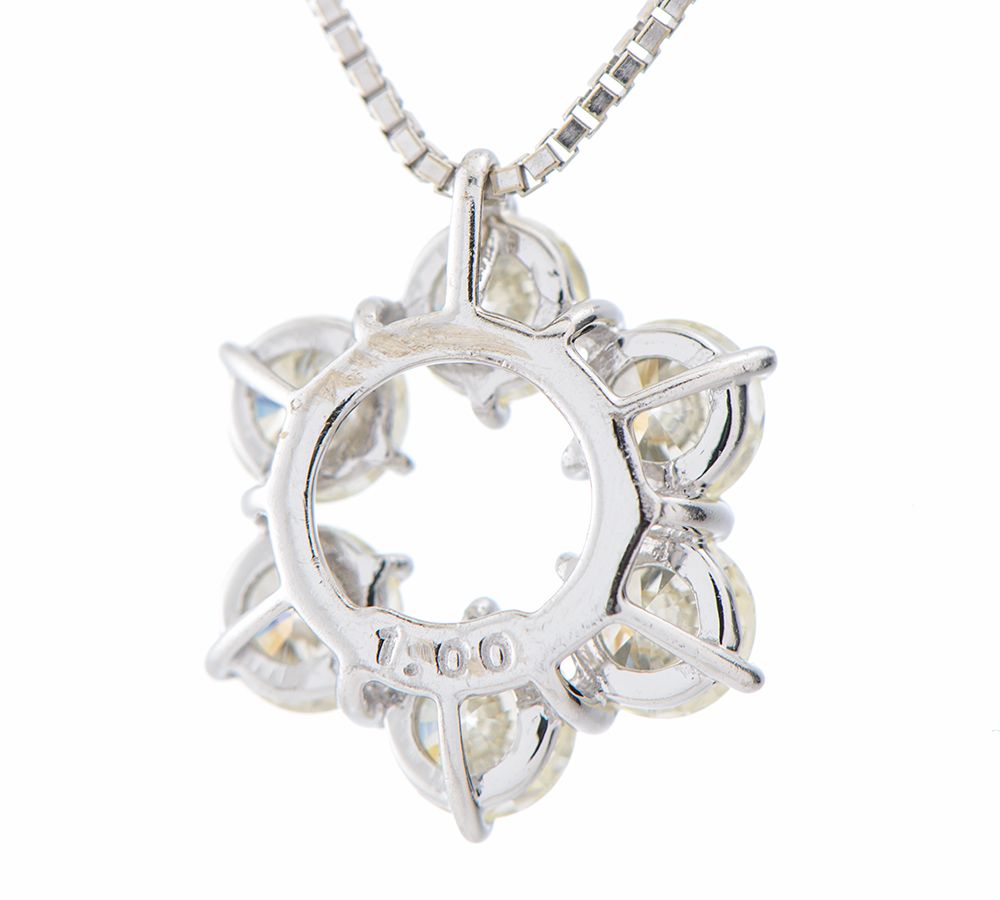 TASAKI Diamond Pendant Necklace with 1.00ct diamond on 45cm chain, pendant size 12.7mm by 11.6mm