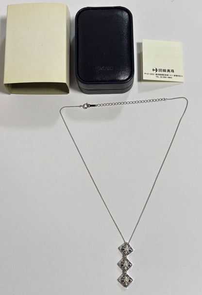 Tasaki silver 925 necklace with a single freshwater pearl pendant and adjustable chain