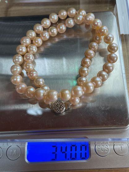 Akoya pink pearl necklace with 7.5mm diameter pearls measuring about 42 cm in length