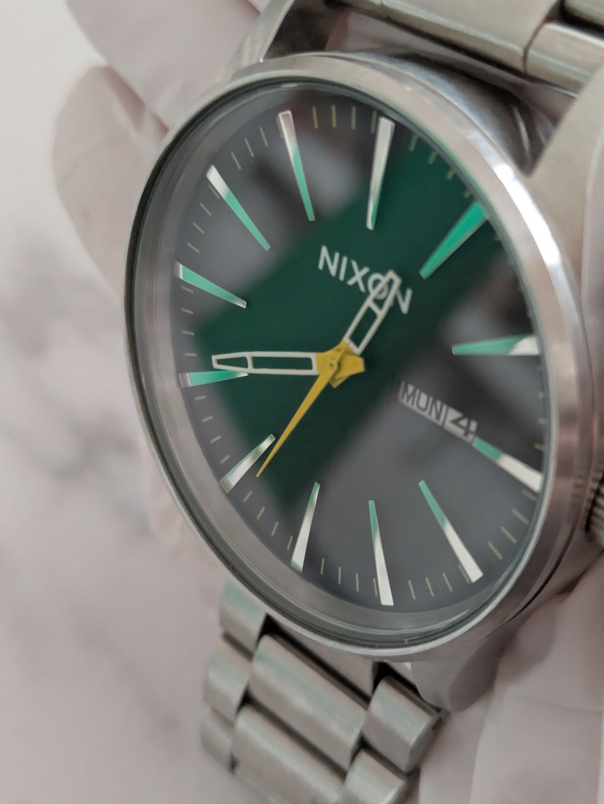 NIXON Series Quartz Men's Watch — Japanese
