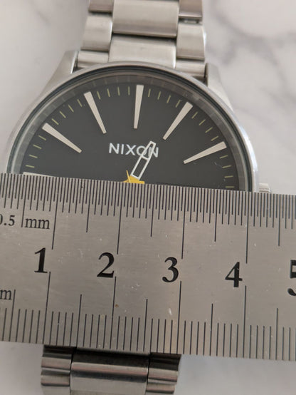 NIXON Series Quartz Men's Watch — Japanese