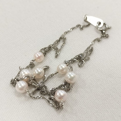 Pt850 Akoya pearl baby station necklace with 4mm pearls and 44 cm silver chain