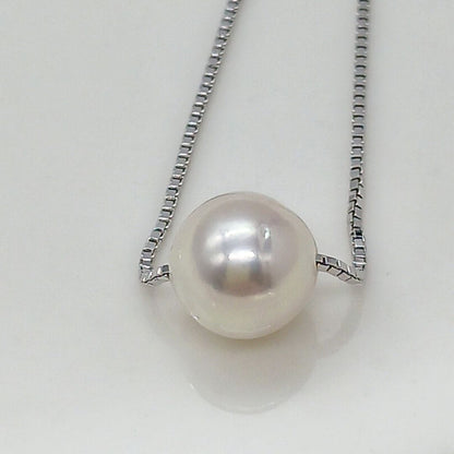 Light pink 8.2mm Akoya pearl single-bead necklace on thin silver chain 0.8mm wide
