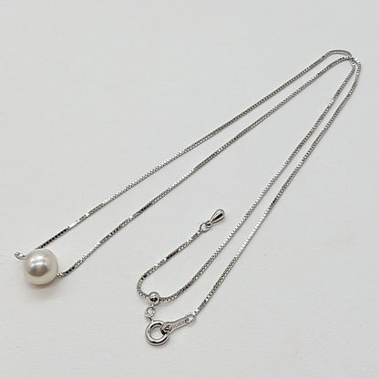 Light pink 8.2mm Akoya pearl single-bead necklace on thin silver chain 0.8mm wide
