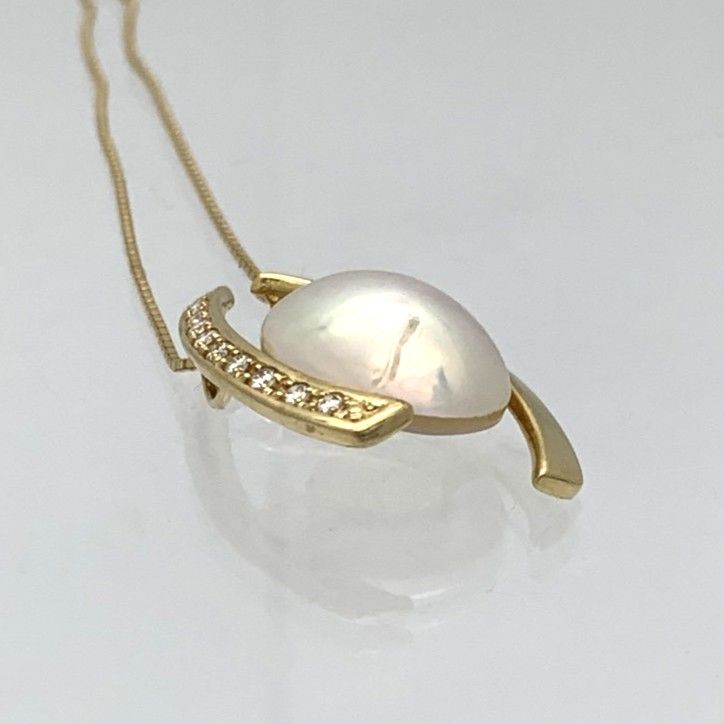 K18YG Tasaki Mabe pearl necklace with diamond pendant in gold, 45cm length, for ladies