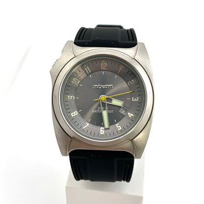 NIXON 5H Quartz Men's Watch — Japanese