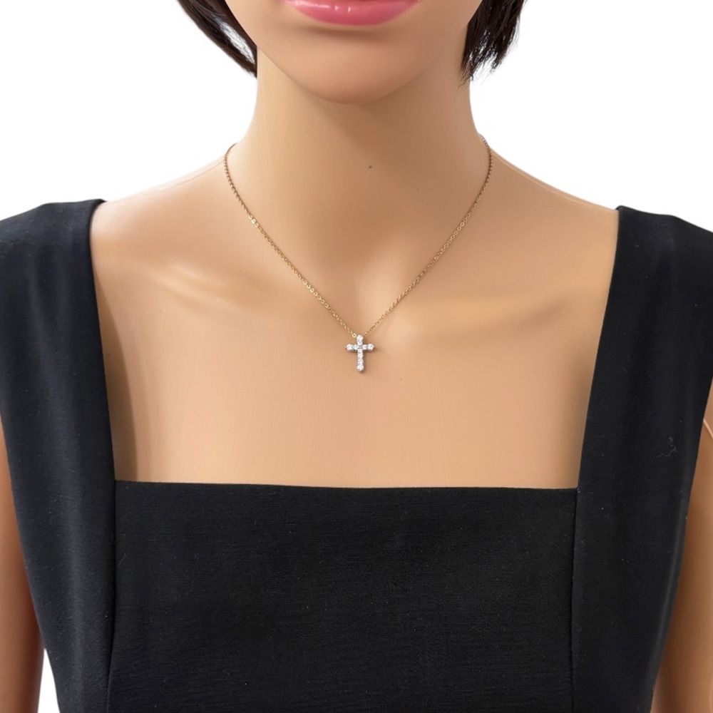Kuro pendant top made of Pt900 platinum adorned with 0.48 carat diamonds by TASAKI, used