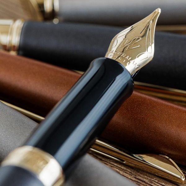 WATERMAN Metropolitan Essential Neutral Color Fountain Pen with fine nib and gold coated stainless steel body