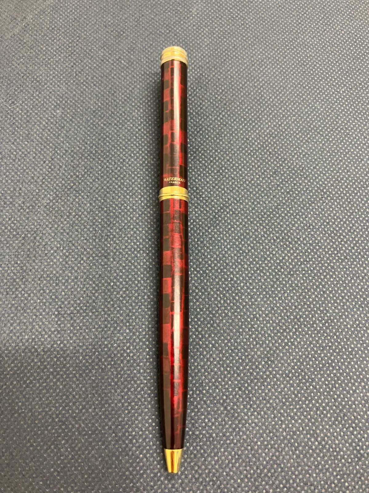 Waterman Harmonie ballpoint pen set with black twist pen and red marble twist pen, both 135mm long