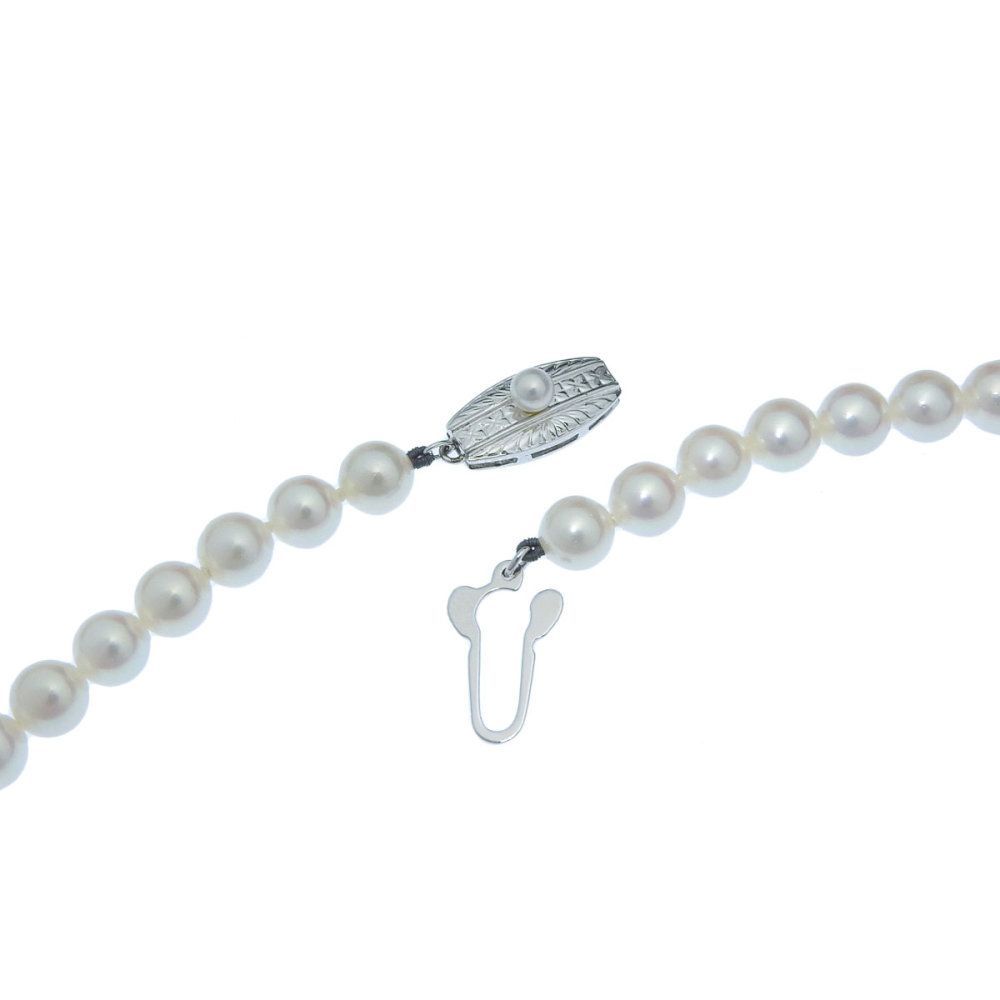 Mikimoto 6.5mm Akoya pearl necklace 39cm length with silver clasp, used condition
