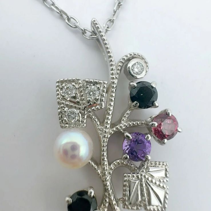 Mikimoto Akoya pearl necklace featuring amethyst, onyx, and tourmaline gemstones with 42cm chain length