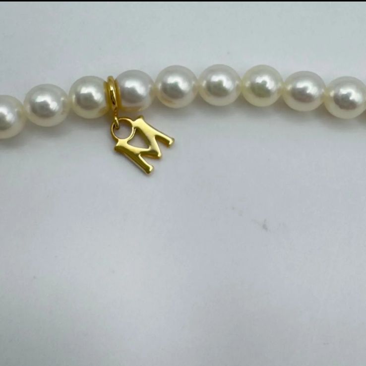 Mikimoto Baby Pearl Necklace with white pearls and K18 gold clasp, 41 cm length, simple elegant design