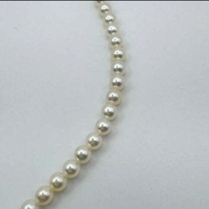 Mikimoto Baby Pearl Necklace with white pearls and K18 gold clasp, 41 cm length, simple elegant design