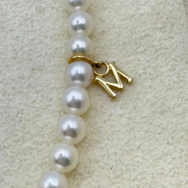 Mikimoto Baby Pearl Necklace with white pearls and K18 gold clasp, 41 cm length, simple elegant design