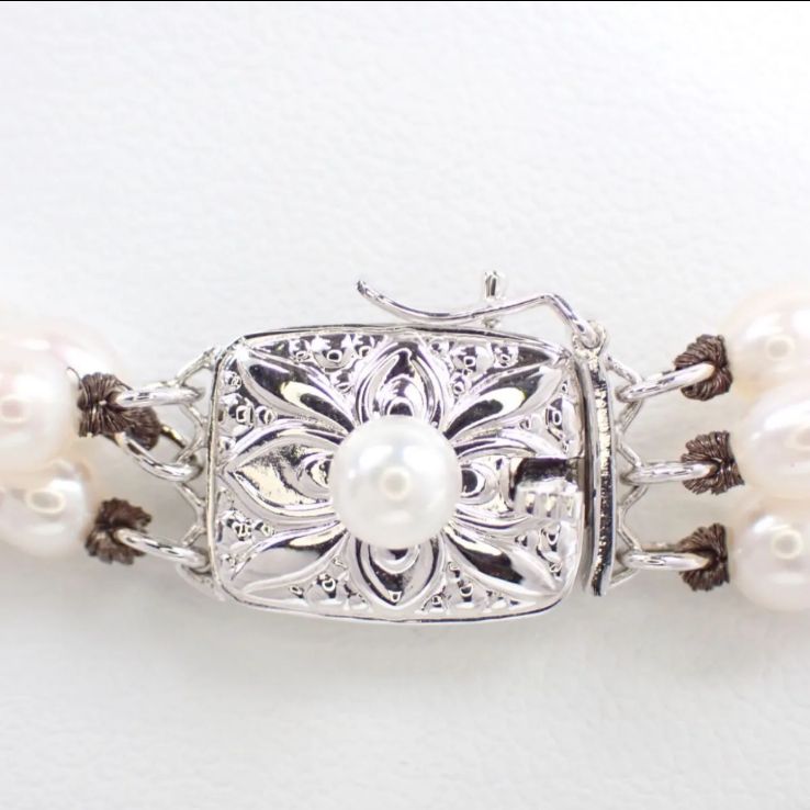 Mikimoto 3WAY 3-row silver necklace and bracelet featuring 4mm freshwater pearls