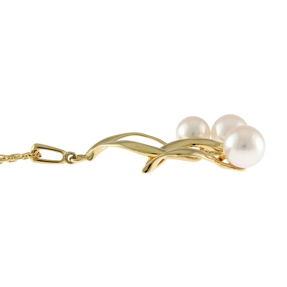 Mikimoto ladies necklace featuring an 18K yellow gold chain and a single Akoya pearl pendant weighing 4 grams