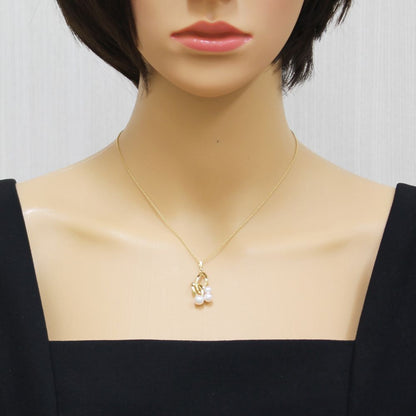 Mikimoto ladies necklace featuring an 18K yellow gold chain and a single Akoya pearl pendant weighing 4 grams