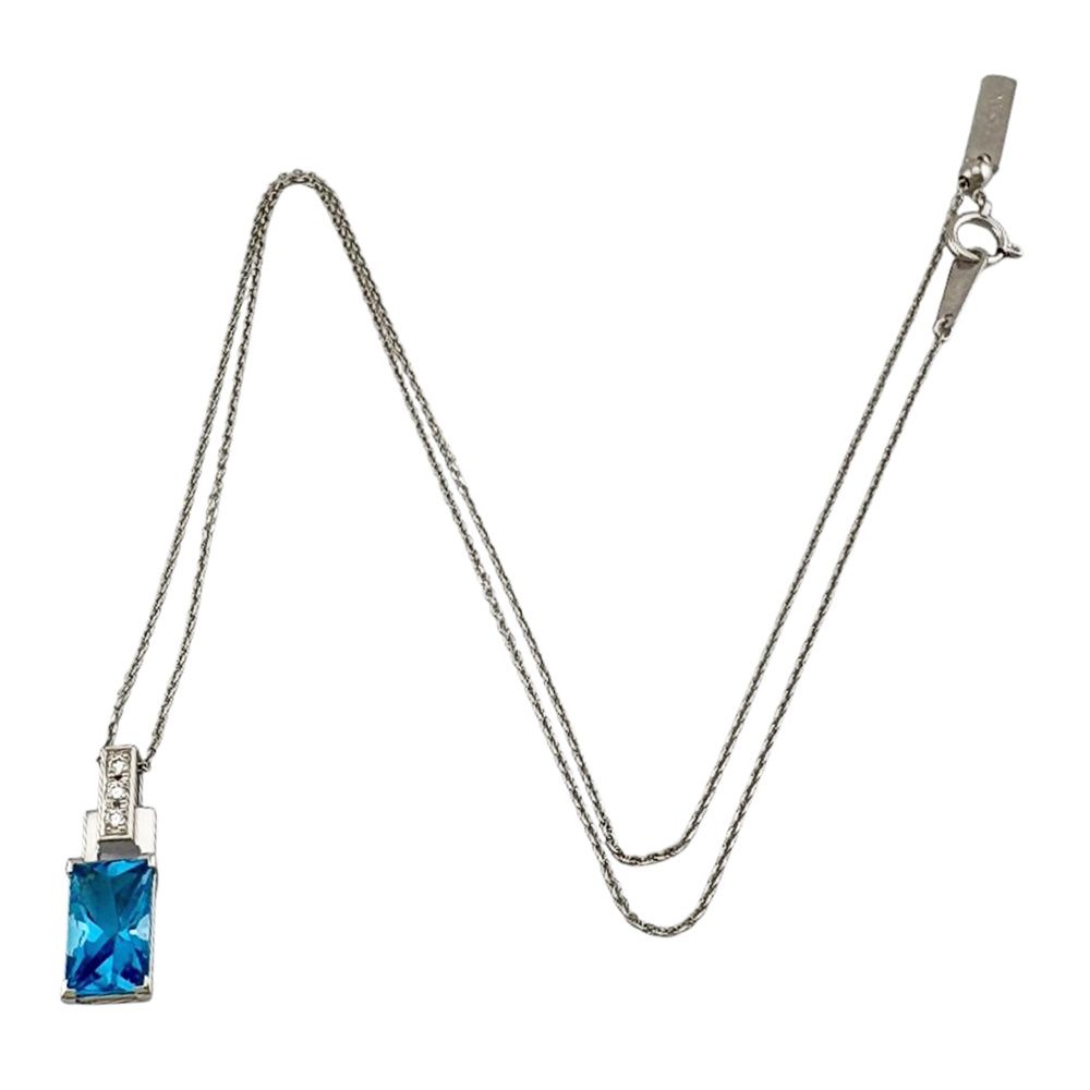 Tasaki 18K white gold necklace with diamond pendant for ladies, silver color, weight 5.1g