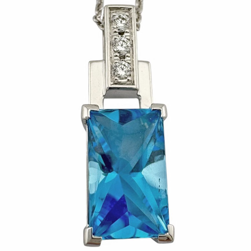 Tasaki 18K white gold necklace with diamond pendant for ladies, silver color, weight 5.1g