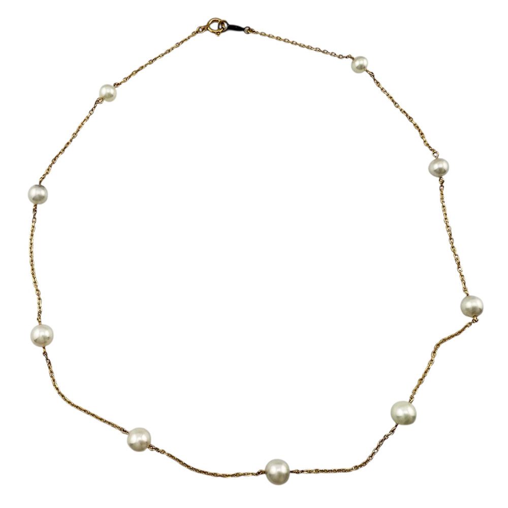 Mikimoto ladies necklace with 18K yellow gold chain and single Akoya pearl pendant weighing 3.9 grams
