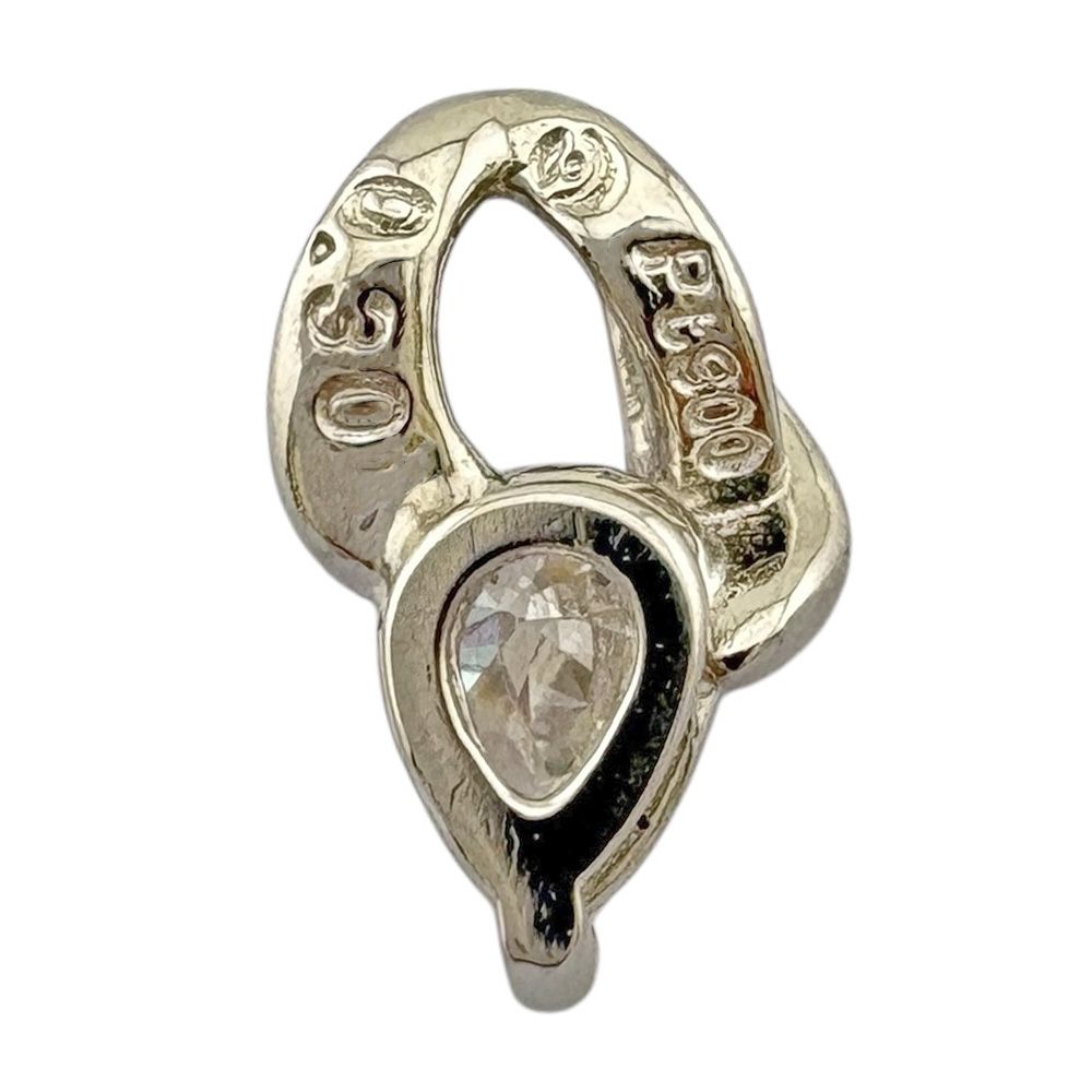 Tasaki platinum pendant top with 0.30 carat diamond, measuring 7.0 mm by 10.5 mm, delicate ladies jewelry